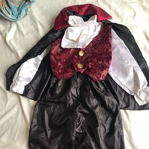 Halloween costume👻  vampire 🧛‍♂️